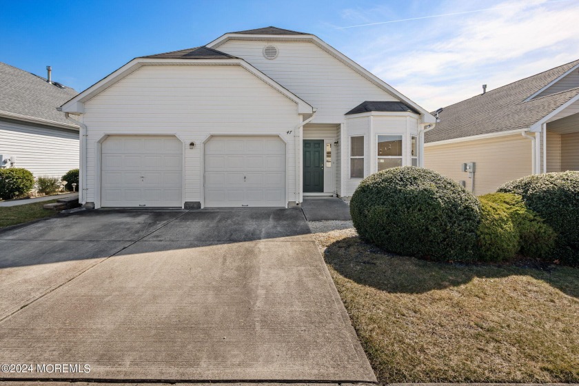 This MOVE-IN-READY spacious Nantucket Model located in the - Beach Home for sale in Manahawkin, New Jersey on Beachhouse.com