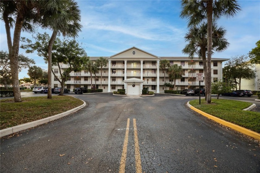 GREAT 2 BEDROOM 2 BATH WHITEHALL CONDO LOCATED IN THE PRIVATE - Beach Condo for sale in Davie, Florida on Beachhouse.com