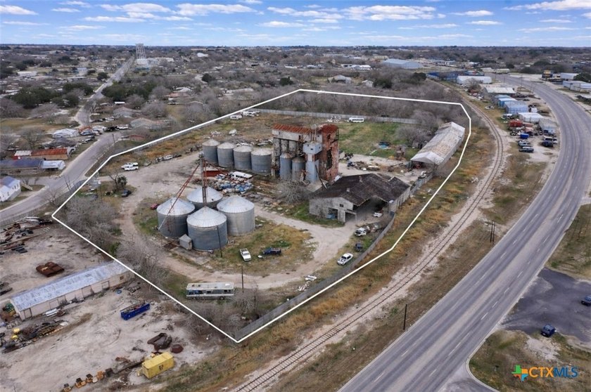 Calling all FARMERS!! 7.9 acres with 4 operational grain silos - Beach Commercial for sale in Port Lavaca, Texas on Beachhouse.com