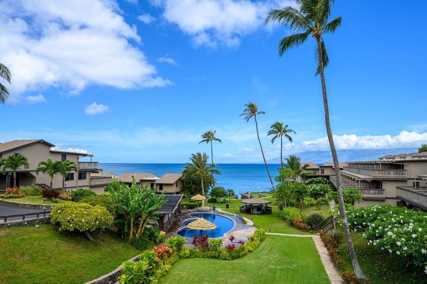 Centrally located in the desirable D-building, this beautifully - Beach Condo for sale in Lahaina, Hawaii on Beachhouse.com