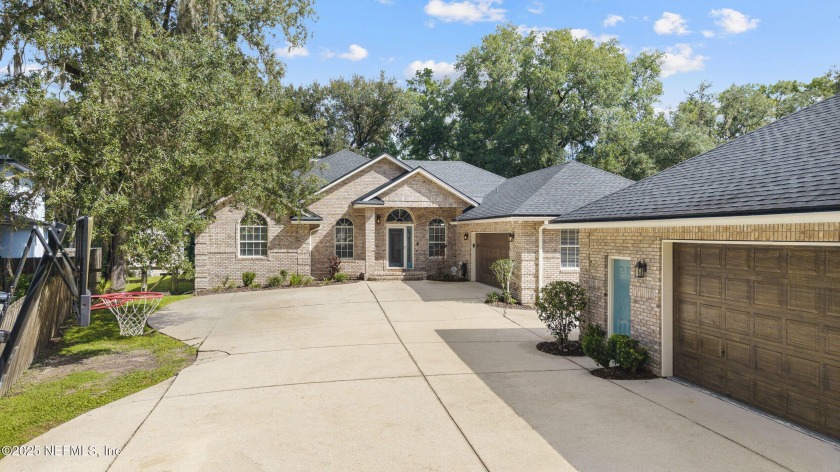 Experience the ultimate Black Creek lifestyle with this - Beach Home for sale in Middleburg, Florida on Beachhouse.com