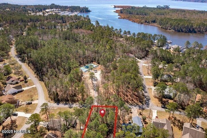 Build to Suit, we have many plans to choose from. This gorgeous - Beach Lot for sale in New Bern, North Carolina on Beachhouse.com