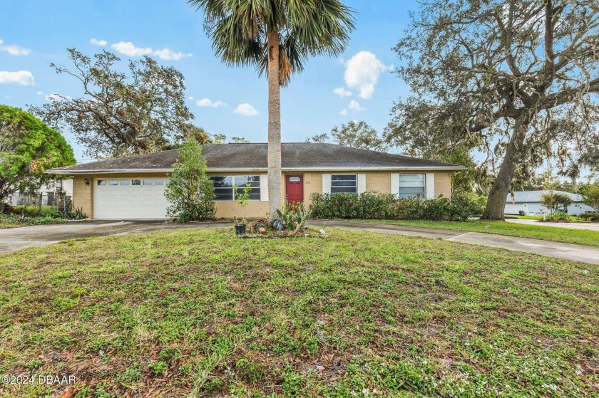 Great opportunity to own a 3 bedroom, 2 bath concrete block home - Beach Home for sale in Ormond Beach, Florida on Beachhouse.com