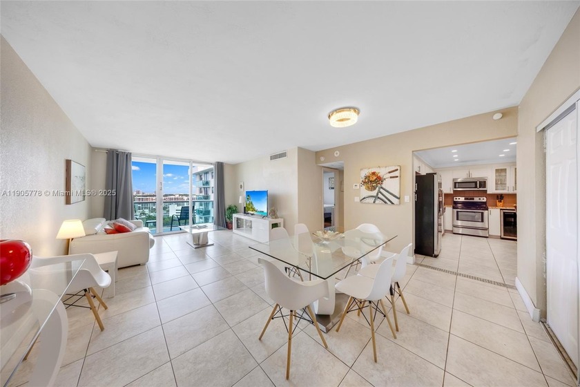 Welcome to your dream condo at Tides on Hollywood Beach!   This - Beach Condo for sale in Hollywood, Florida on Beachhouse.com