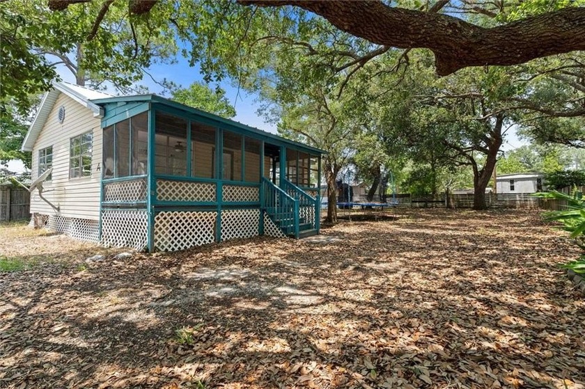 Prime investment opportunity, triplex in Gulf Shores! This - Beach Home for sale in Gulf Shores, AL on Beachhouse.com