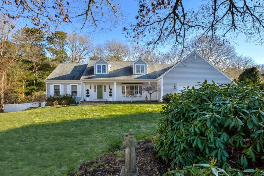 Nicely designed and built Bayside home has had just 2 owners - Beach Home for sale in Centerville, Massachusetts on Beachhouse.com