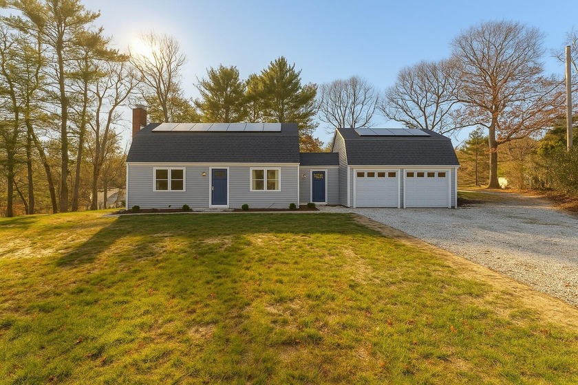Welcome to 17 Fresh Pond Circle~Beautifully & tastefully - Beach Home for sale in Plymouth, Massachusetts on Beachhouse.com