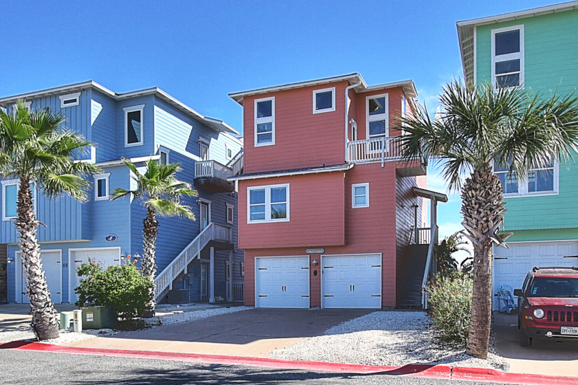 Heated community pool! Roof top deck with beautiful - Beach Vacation Rentals in Port Aransas, Texas on Beachhouse.com