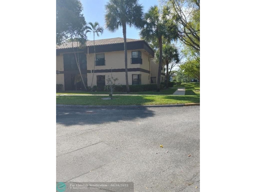 In the center of Coconut Creek. Spacious corner 3 bedroom 2 bath - Beach Condo for sale in Pompano Beach, Florida on Beachhouse.com