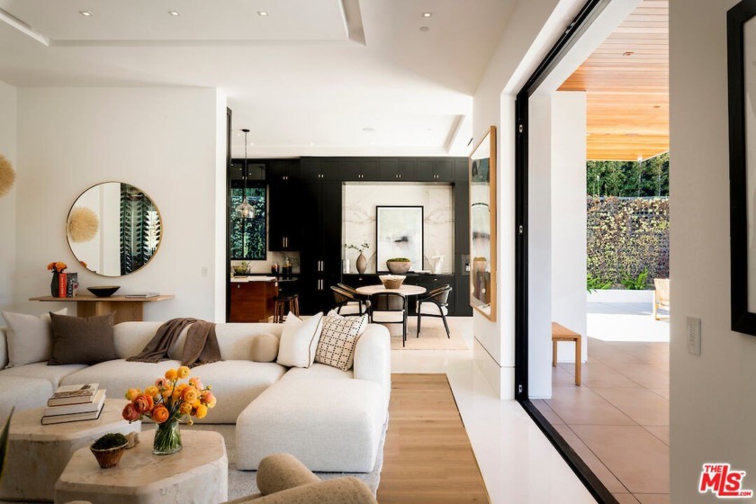 Unharmed by the January fires, this contemporary compound offers - Beach Home for sale in Pacific Palisades, California on Beachhouse.com