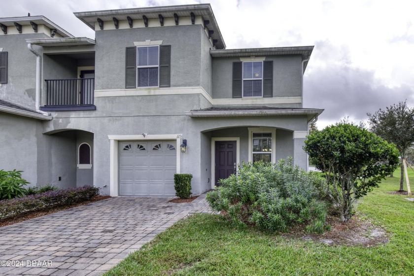 WHAT A DEAL! BEAUTIFUL 3 BED 2.5 BATH TOWNHOME IN GRANDE - Beach Townhome/Townhouse for sale in Daytona Beach, Florida on Beachhouse.com