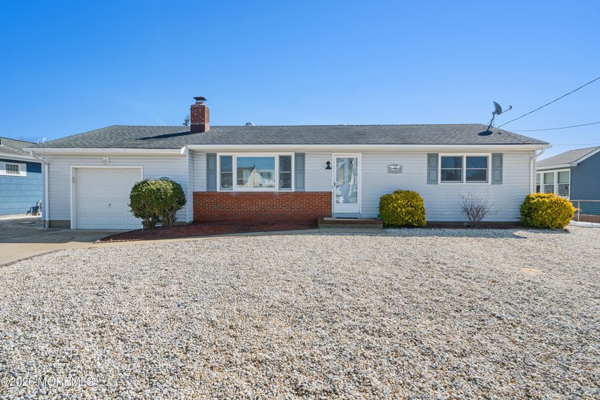 You will be pleasantly surprised when you walk into this lovely - Beach Home for sale in Forked River, New Jersey on Beachhouse.com