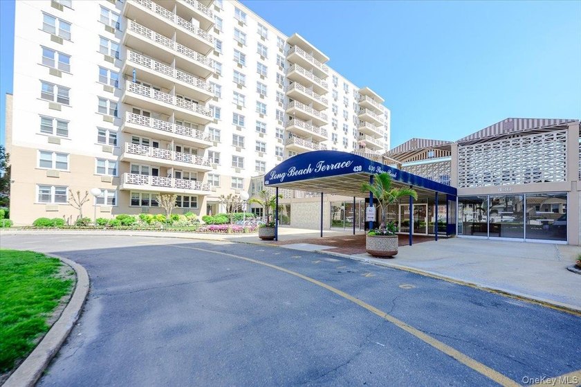Located on Shore Road in Long Beach, this spacious one-bedroom - Beach Home for sale in Long Beach, New York on Beachhouse.com