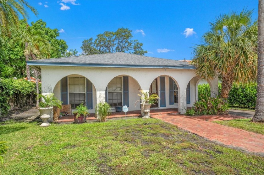 Incredible Opportunity on Davis Islands! Located just five - Beach Home for sale in Tampa, Florida on Beachhouse.com