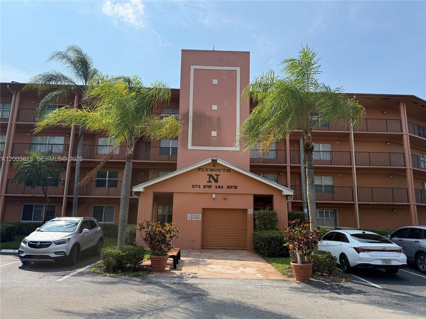 Spacious 2-bedroom, 2-bath condo with stunning lake views in the - Beach Condo for sale in Pembroke Pines, Florida on Beachhouse.com