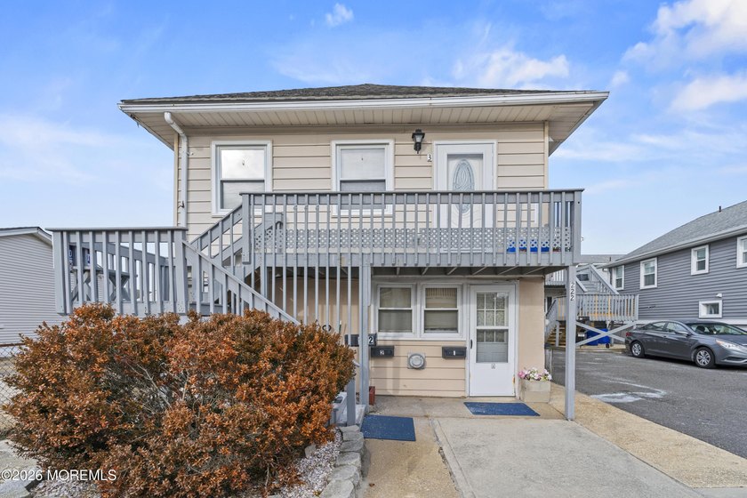 Estate Sale. Affordable 3 Family on a quiet street 3 blocks from - Beach Home for sale in Seaside Heights, New Jersey on Beachhouse.com