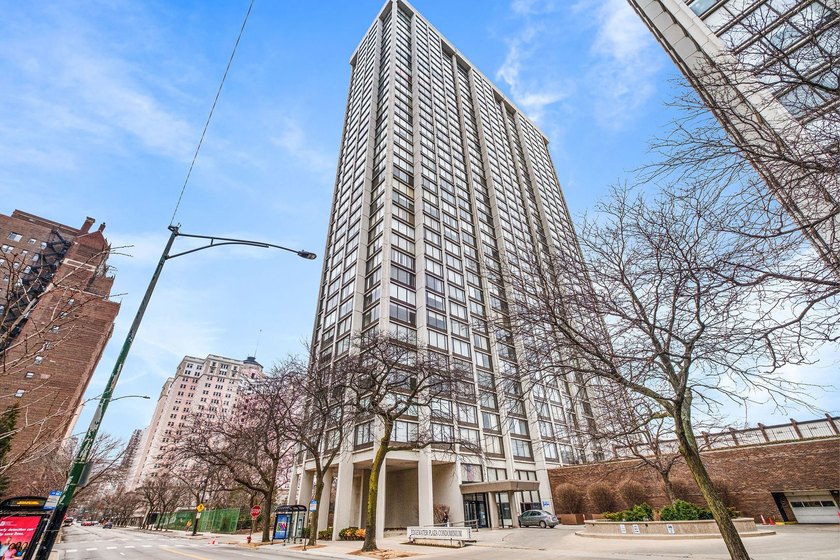 Now is your chance to own a piece of the Chicago skyline! This - Beach Condo for sale in Chicago, Illinois on Beachhouse.com