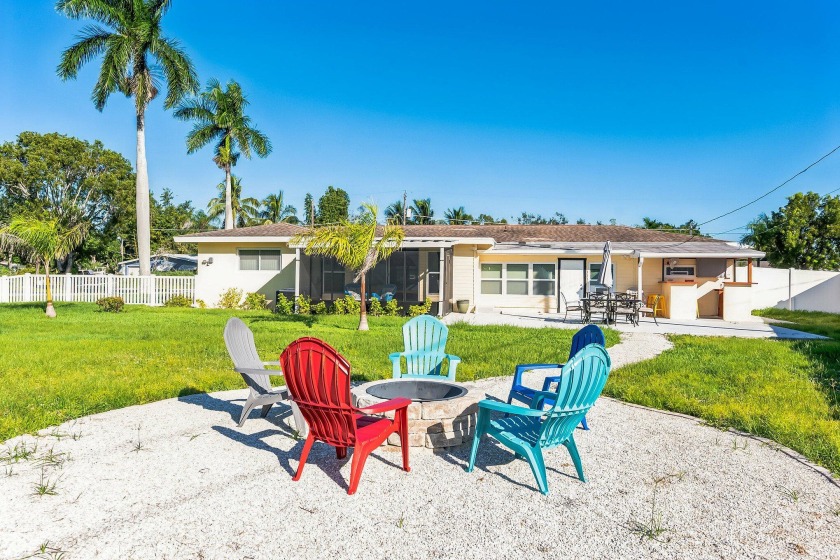 Riverside Retreat: Deck Bar, FirePit, Boat Parking - Beach Vacation Rentals in Fort Myers, FL on Beachhouse.com