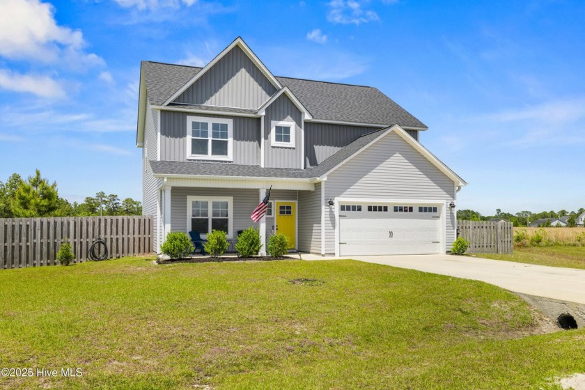 If you are looking for a turnkey, gorgeous home on a HUGE 2 - Beach Home for sale in Hubert, North Carolina on Beachhouse.com