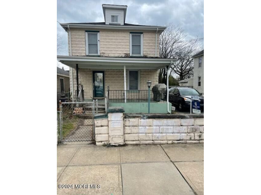 Attention Investors! Don't miss out on this, 3 bedrooms, 1 bath - Beach Home for sale in Neptune, New Jersey on Beachhouse.com