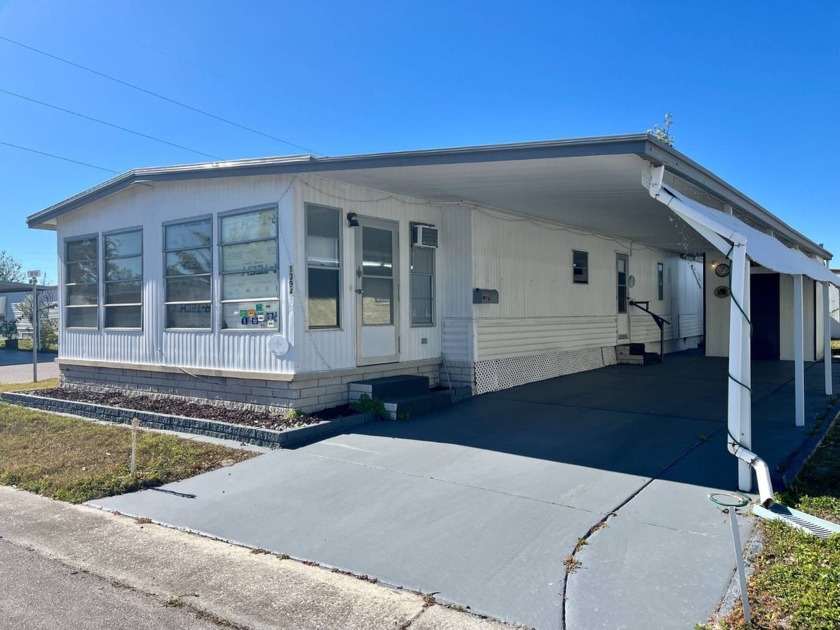 Batten UP the hatches, bring your paint swatches and make this - Beach Home for sale in Largo, Florida on Beachhouse.com