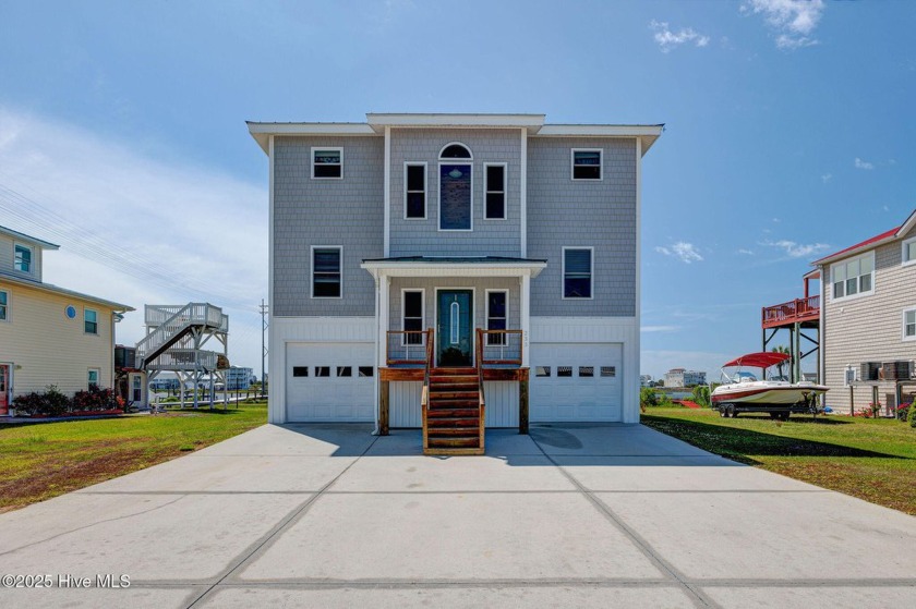 This is a 2600 square foot amazing home with 5 bedrooms 3 1/2 - Beach Home for sale in Sneads Ferry, North Carolina on Beachhouse.com