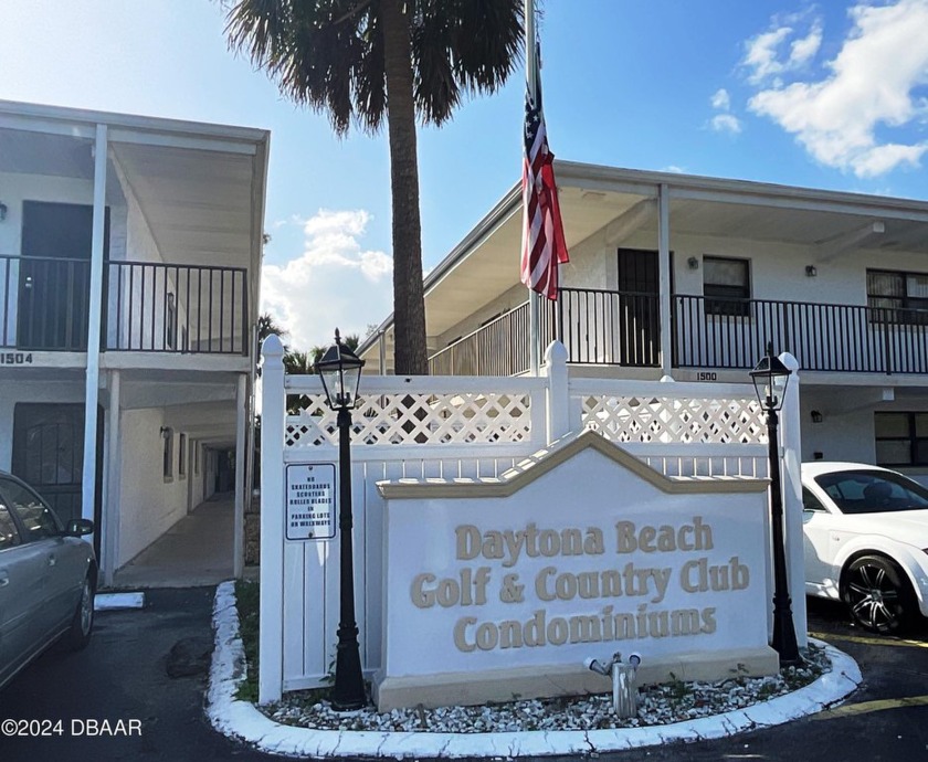 An affordable 2 bedroom, 2 bath condo unit on the 1st floor in a - Beach Condo for sale in Daytona Beach, Florida on Beachhouse.com