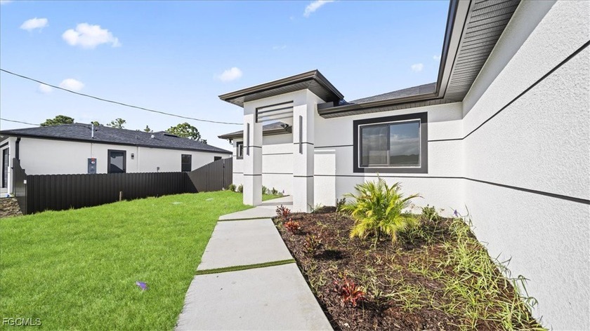 Gorgeous, Centrally Located Florida Home on an Oversized Fenced - Beach Home for sale in Lehigh Acres, Florida on Beachhouse.com