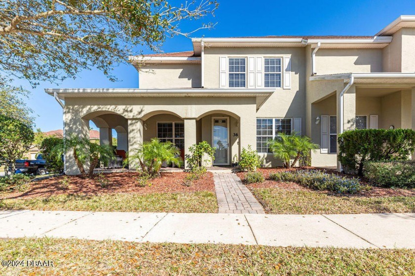 Stunning turnkey END-UNIT townhome in a prime location, directly - Beach Home for sale in New Smyrna Beach, Florida on Beachhouse.com