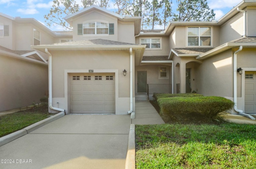 Welcome to this move-in ready, spacious townhome in one of - Beach Townhome/Townhouse for sale in Daytona Beach, Florida on Beachhouse.com