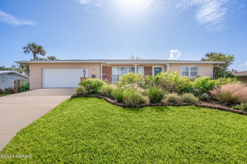 Beach Home! Lovely updated 2-bedroom 2 Bath home. Put this on - Beach Home for sale in Ormond Beach, Florida on Beachhouse.com