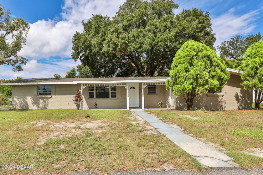 Great first-time home buyer home! FHA/VA ok! Updated 4BR, 2BTH - Beach Home for sale in Daytona Beach, Florida on Beachhouse.com