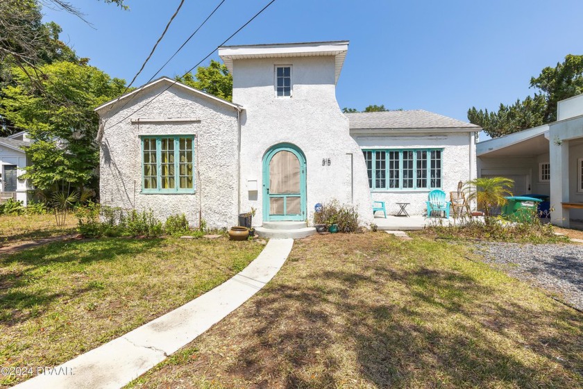 Adorable income-producing Spanish bungalow with guest house - Beach Home for sale in Daytona Beach, Florida on Beachhouse.com