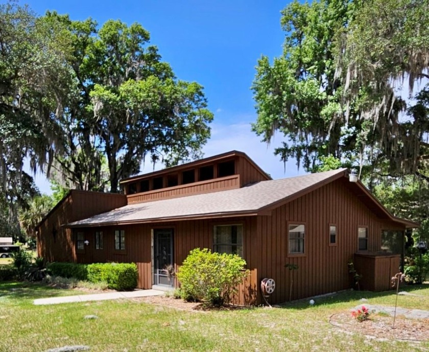 Natures Delight - A wonderful two acre, high and dry, lakeview - Beach Townhome/Townhouse for sale in Inglis, Florida on Beachhouse.com