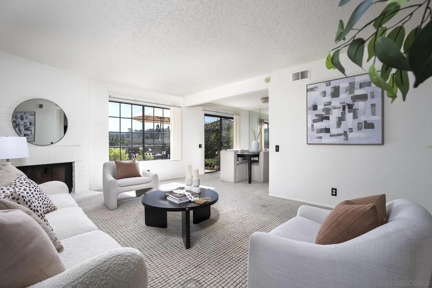 Move right into this desirable 3-bedroom, 3-bath townhome in the - Beach Condo for sale in San Diego, California on Beachhouse.com