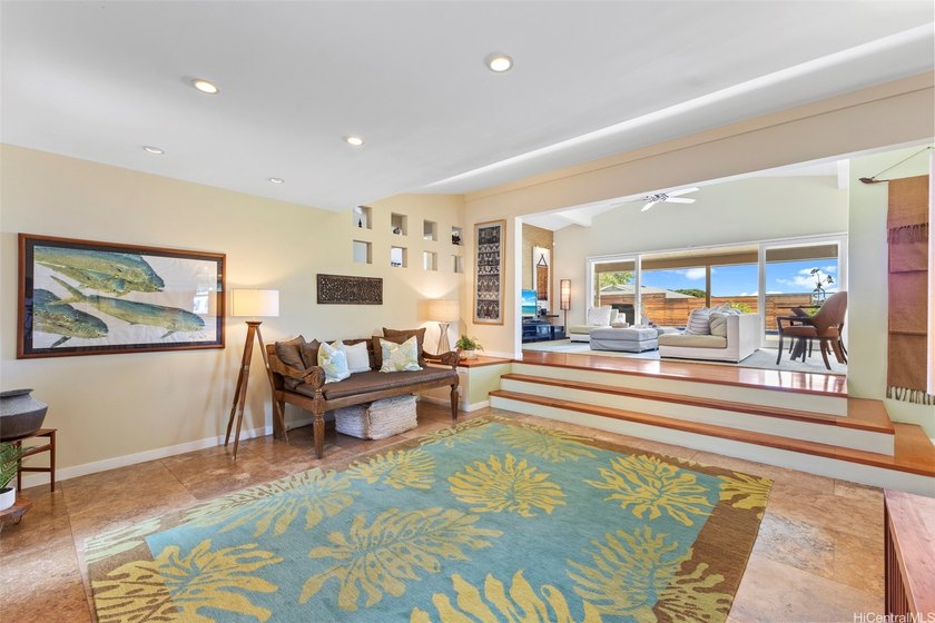 Beautifully maintained 4BD/5BA estate in one of Honolulu's most - Beach Home for sale in Honolulu, Hawaii on Beachhouse.com