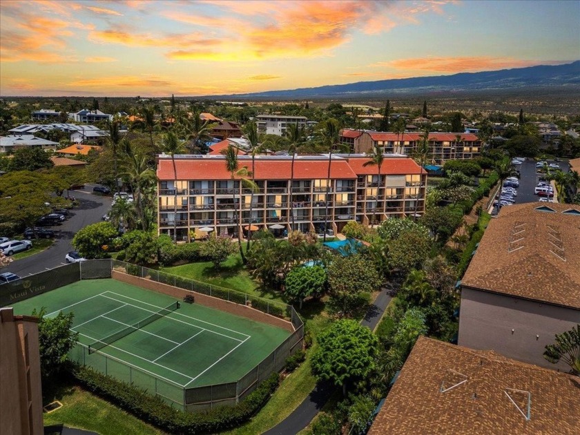 Remodeled with all stainless steel appliances, reconfigured - Beach Condo for sale in Kihei, Hawaii on Beachhouse.com