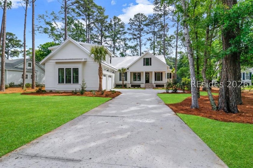 At 10 Oldfield Village Road, a new Lowcountry Lifestyle begins - Beach Home for sale in Bluffton, South Carolina on Beachhouse.com