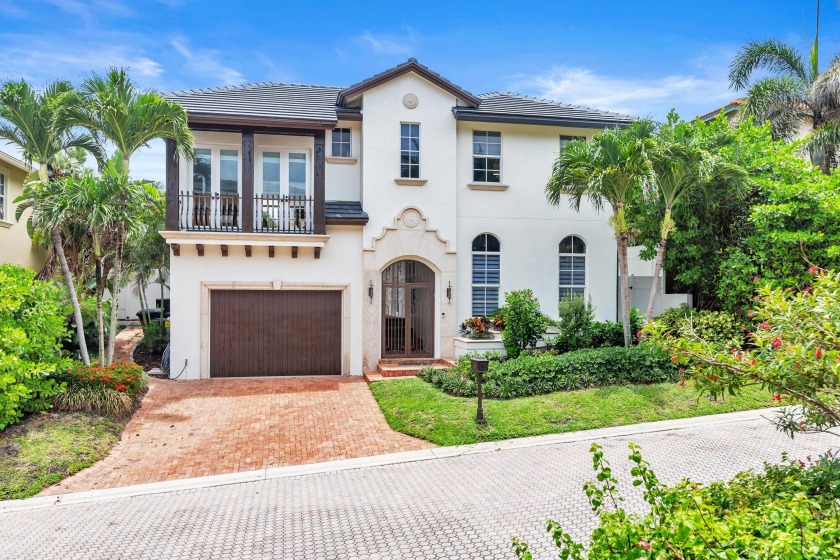 LIVE STEPS FROM THE BEACH in this LUXURIOUS coastal estate in - Beach Home for sale in Juno Beach, Florida on Beachhouse.com