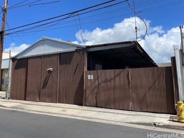 This industrial property, zoned I-2, offers an existing mini - Beach Commercial for sale in Honolulu, Hawaii on Beachhouse.com