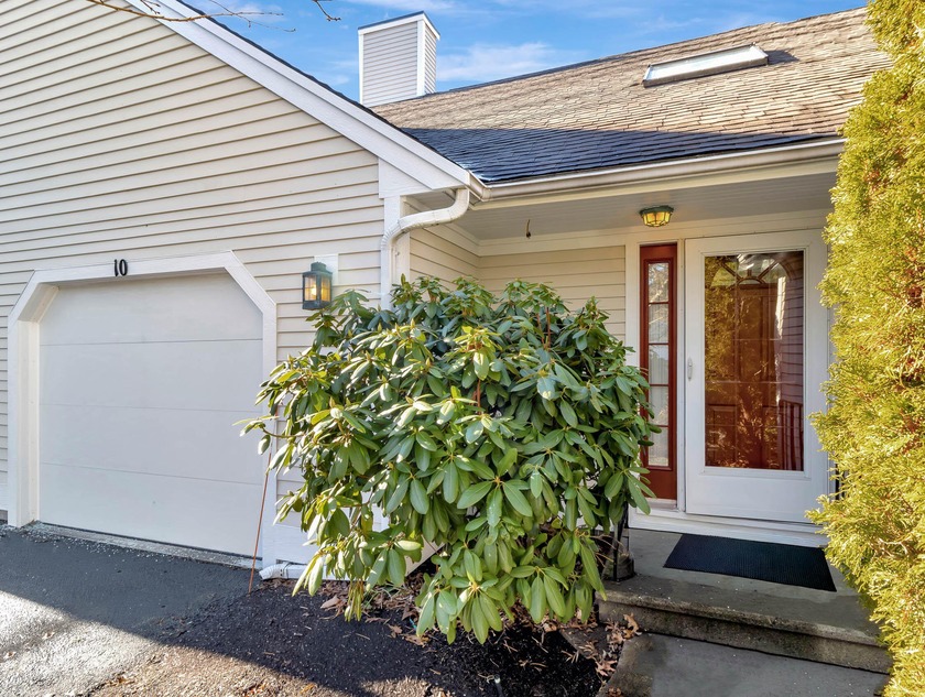 ''Welcome to 10 Kettle Lane in Southport! This beautiful condo - Beach Condo for sale in Mashpee, Massachusetts on Beachhouse.com