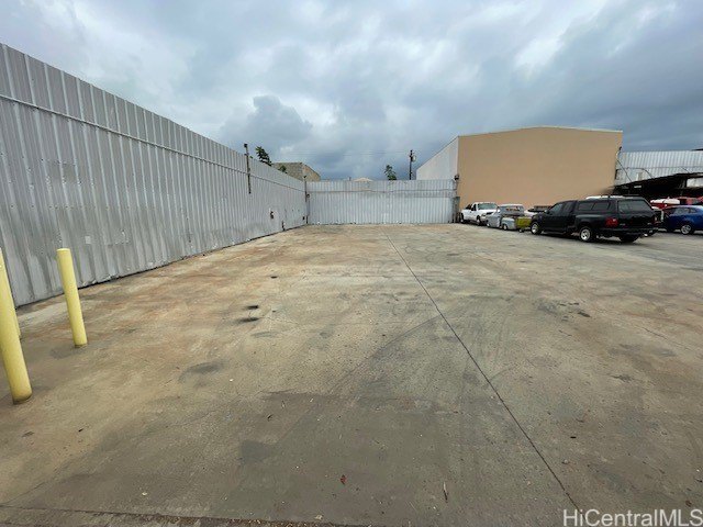 This industrial zone (I-2) vacant lot offers an excellent - Beach Lot for sale in Honolulu, Hawaii on Beachhouse.com