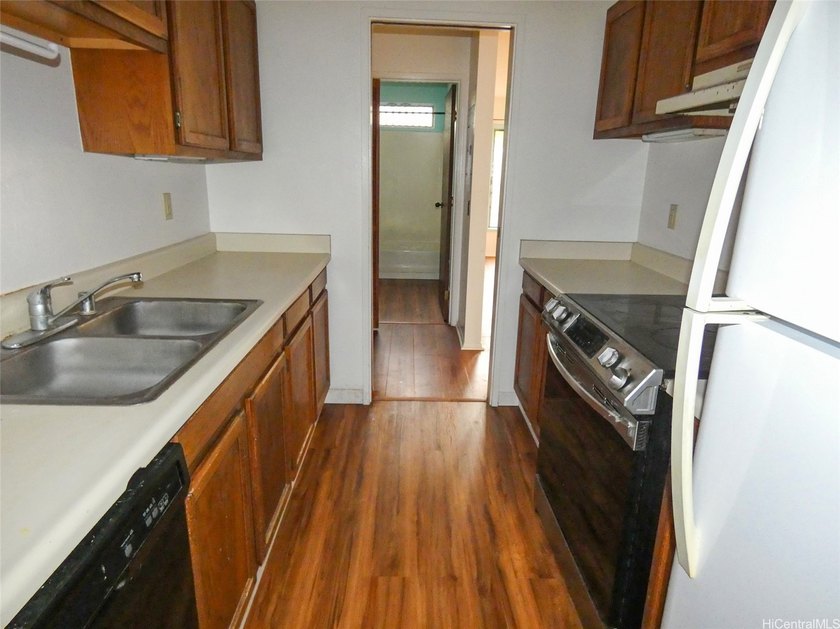 Highly desired unit in the well kept complex of Windward Estates - Beach Condo for sale in Kaneohe, Hawaii on Beachhouse.com
