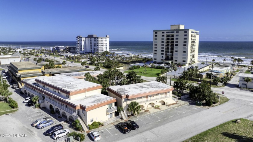 Perfect BEACH LIVING! Wonderful 2 bedroom, 1 bathroom unit. Only - Beach Condo for sale in Ormond Beach, Florida on Beachhouse.com