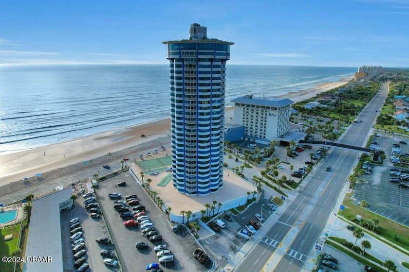 DIRECT OCEANFRONT - COMPLETELY REMODELED - 3 BEDROOMS - 3 FULL - Beach Condo for sale in Daytona Beach, Florida on Beachhouse.com