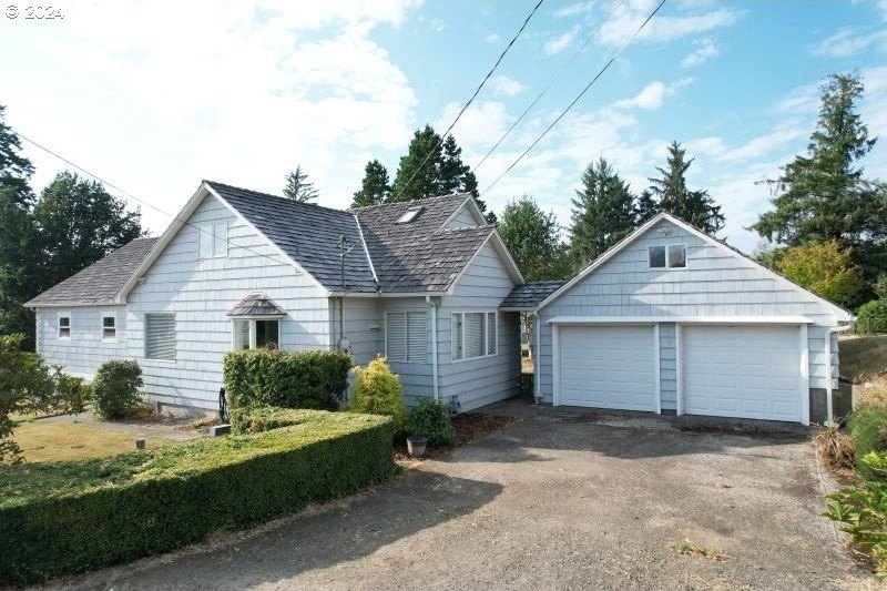 Country home with Lewis and Clark River, mountain and country - Beach Home for sale in Astoria, Oregon on Beachhouse.com