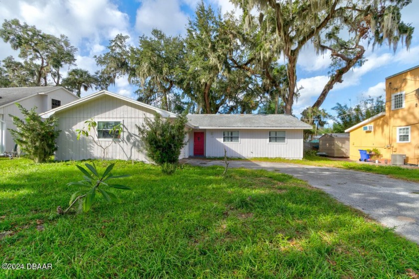 Enjoy the river breeze in this home perfectly located just a - Beach Home for sale in Edgewater, Florida on Beachhouse.com