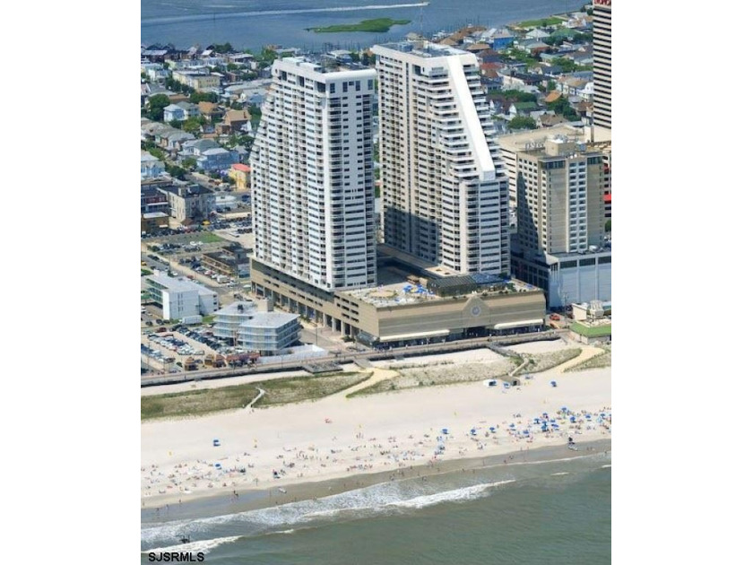 This spacious 1-bedroom, 1.5-bathroom condo offers the perfect - Beach Condo for sale in Atlantic City, New Jersey on Beachhouse.com