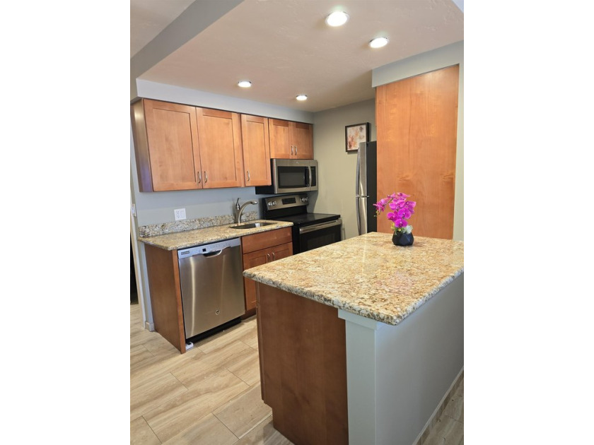 Great opportunity to own a condo in this hotel zoned Lahaina - Beach Condo for sale in Lahaina, Hawaii on Beachhouse.com