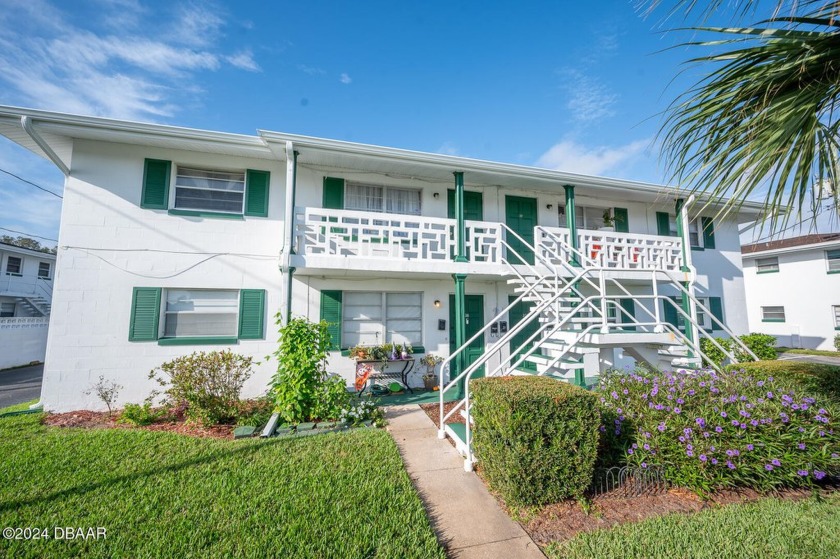 CASH ONLY! INVESTOR alert! 2 bedroom 1 full bathroom condo that - Beach Condo for sale in Daytona Beach, Florida on Beachhouse.com